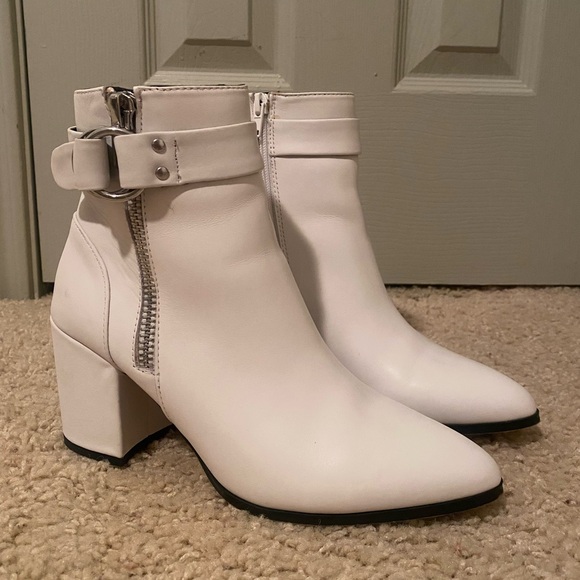 White STEVEN by Steve Madden booties - Picture 3 of 12